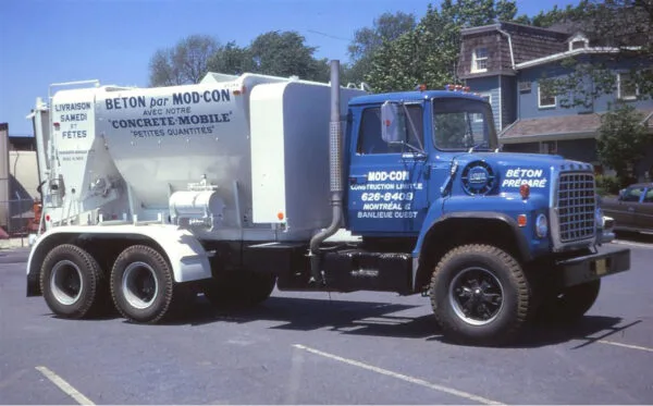 Modcon Mobile Concrete truck - Béton Mobile Modcon Modcon Mobile Concrete Delivery truck | Camion de livraison de Béton Mobile Modcon