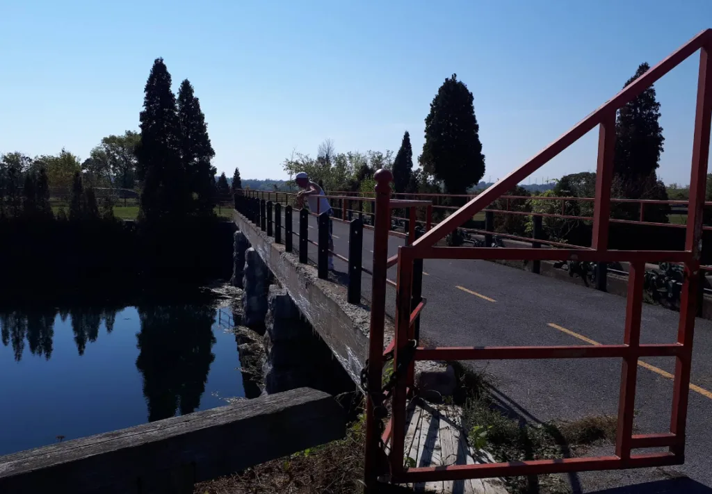 Volumetric concrete delivery and concrete pump services in Cornwall by Modcon Mobile Concrete | Services de livraison de béton et de pompe à béton à Cornwall Ontario par Béton Mobile Modcon