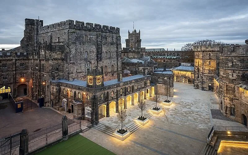 Concrete Delivery and Concrete Pumping services in Lancaster Ontario by Modcon Mobile Concrete | Services de livraison de béton et de pompe à béton à Lancaster Ontario par Béton Mobile Modcon